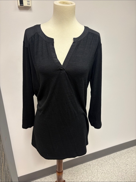 41 Hawthorn Tops - 41 Hawthorn Black Split V-Neck Long Sleeve Top